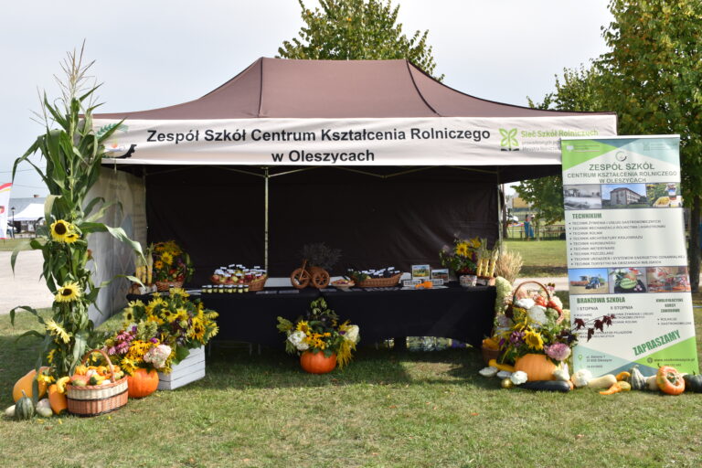 ZSCKR w&nbsp;Oleszycach na&nbsp;Dożynkach  Powiatowo-Gminnych w&nbsp;Baszni Dolnej